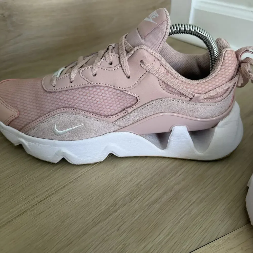 Women’s Nike RYZ 365 2 Pink Oxford Colorway Shoes Size US 9.5